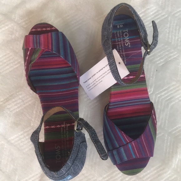 Tom's Multicolored Tribal Striped Cork Wedges - Picture 6 of 9